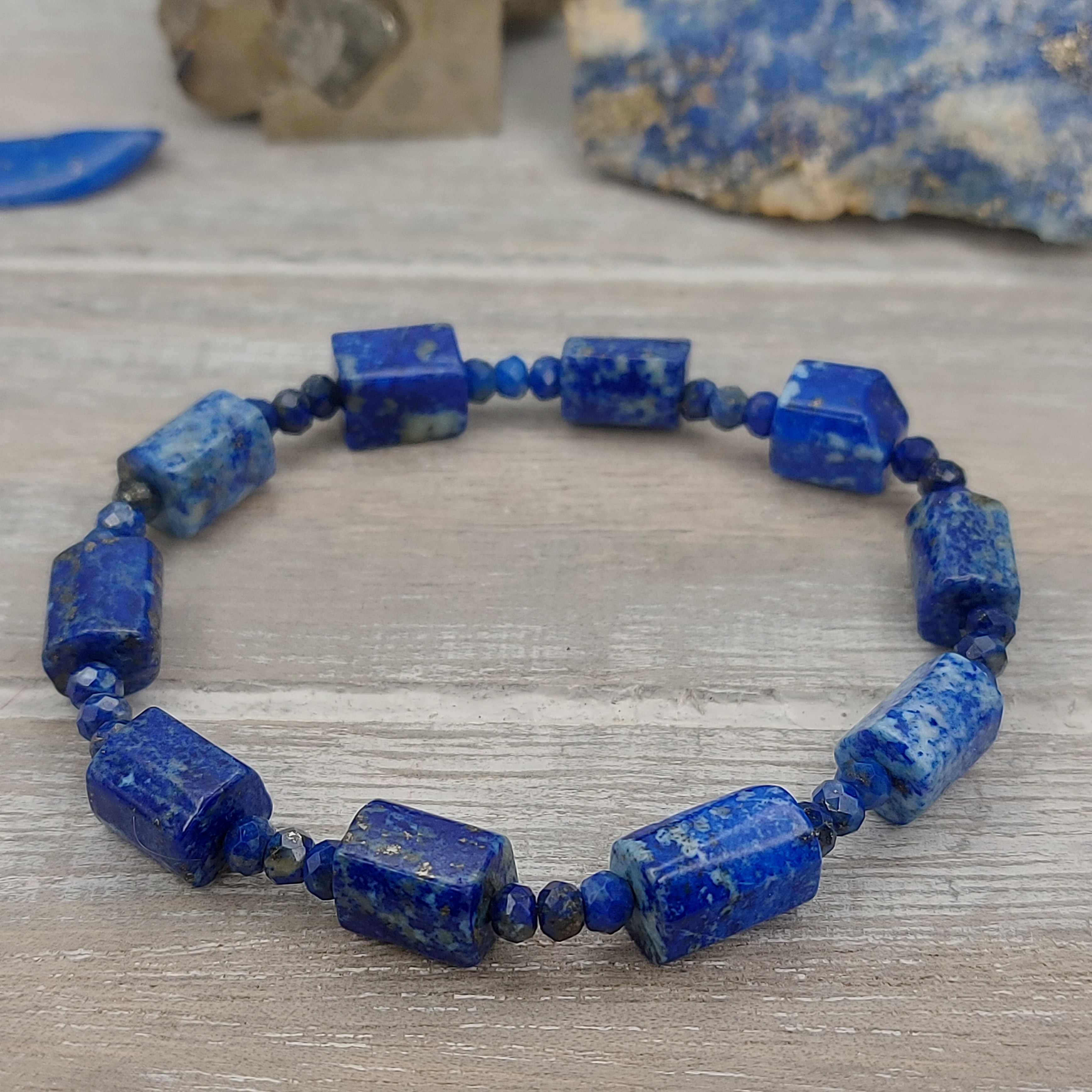 Lapis lazuli ásvány karkötő