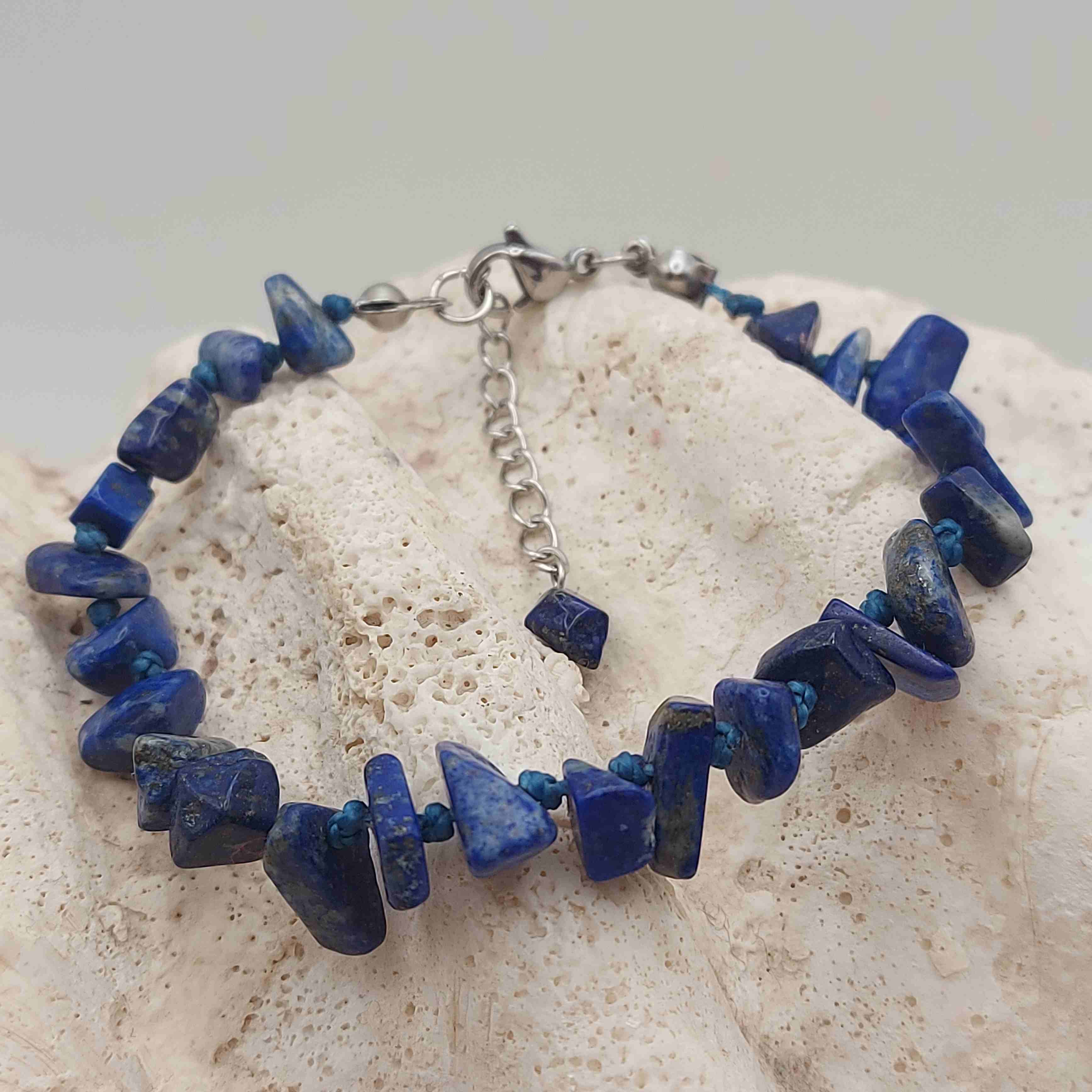 Lápisz lazuli szemcse ásvány karkötő galéria kép