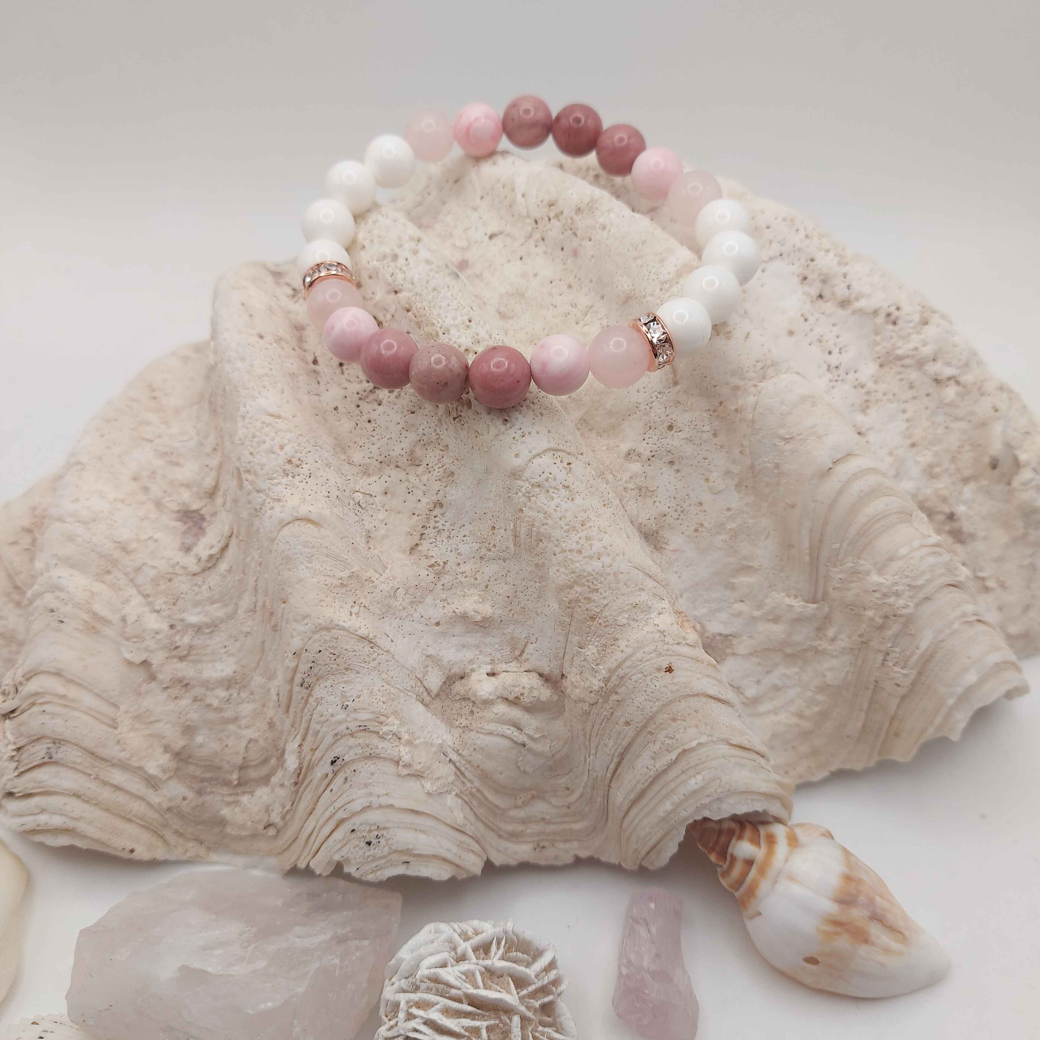 Rodonit tulit, rózsakvarc, kagylógyöngy ásványkarkötő galéria kép