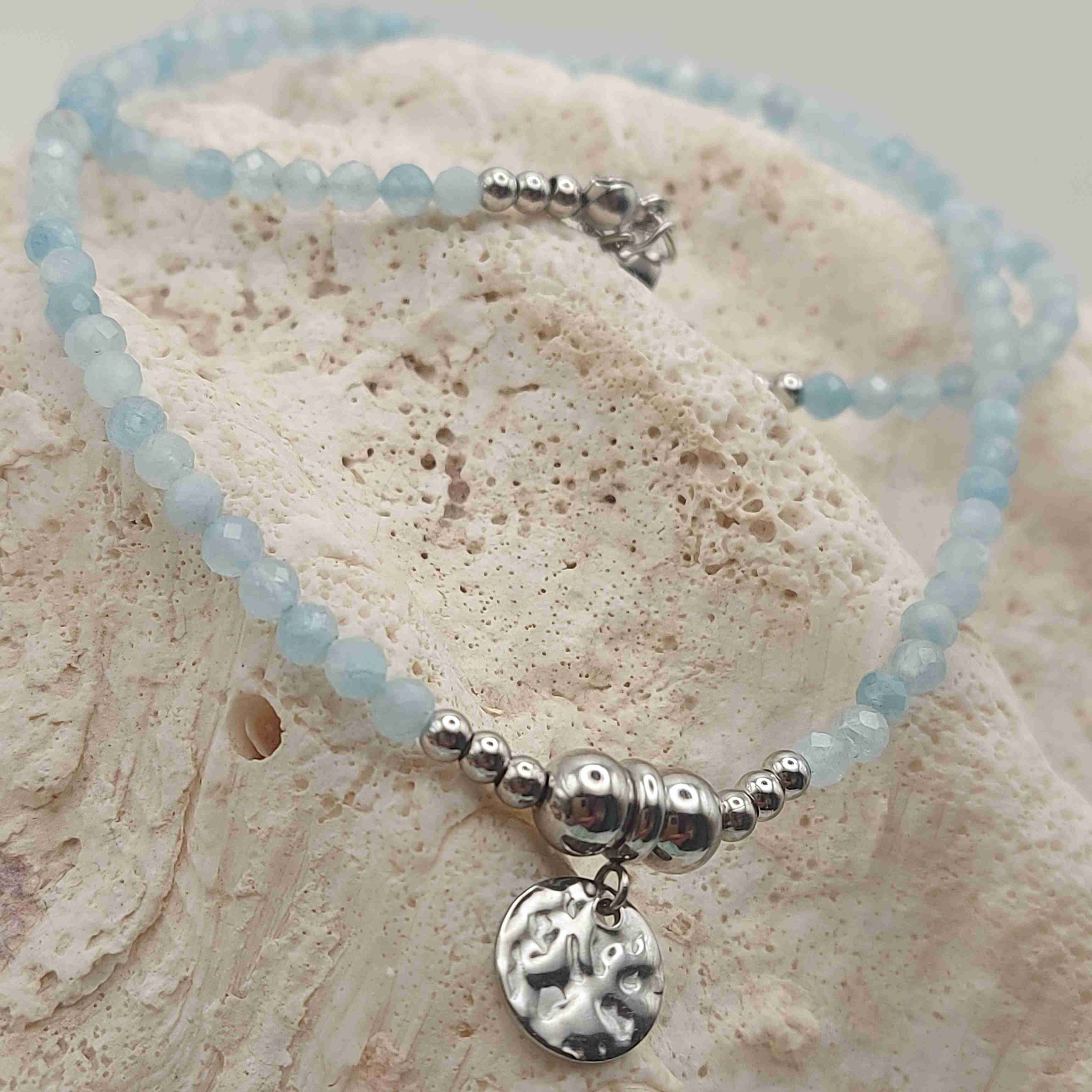 Akvamarin ásvány nyaklánc medállal galéria kép