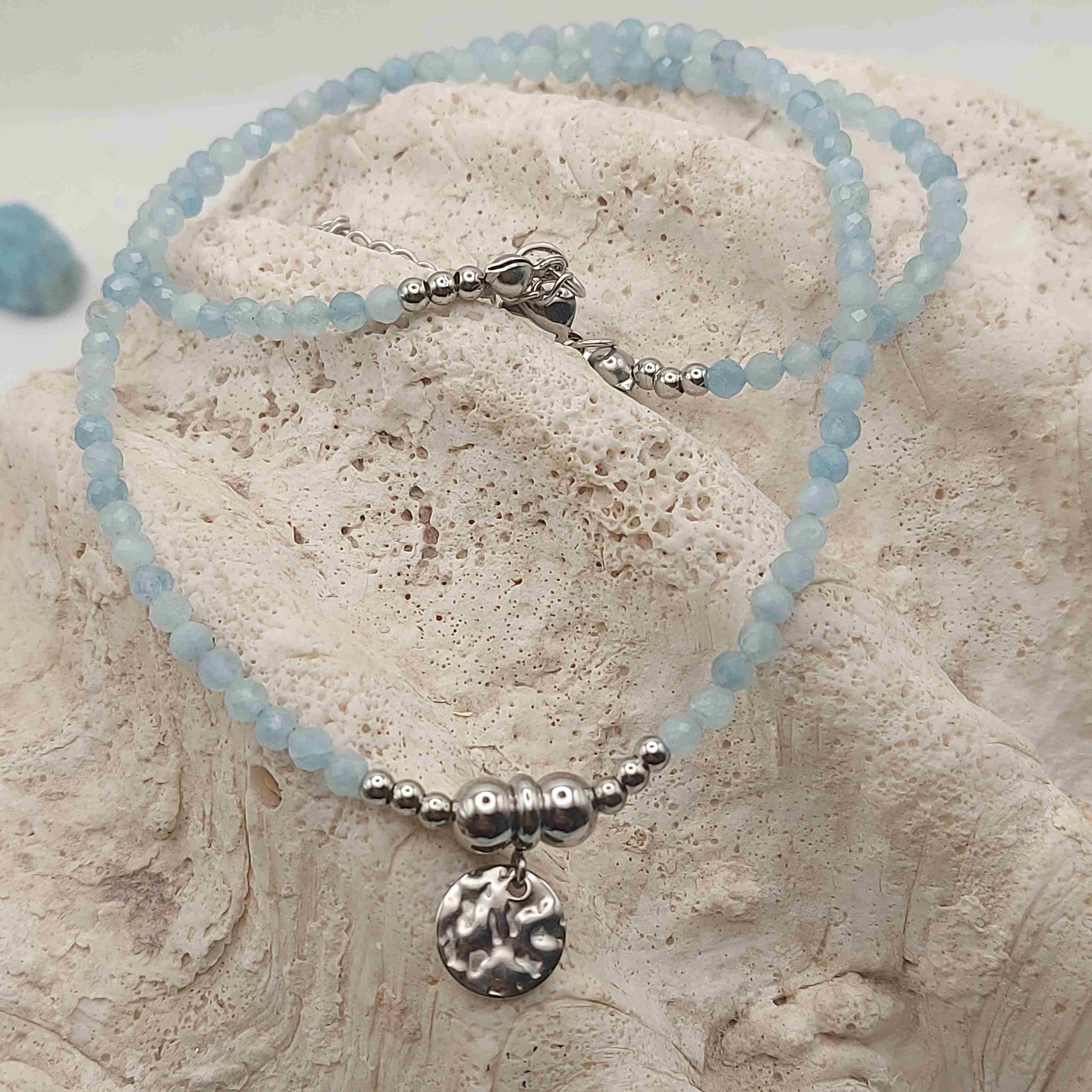 Akvamarin ásvány nyaklánc medállal galéria kép