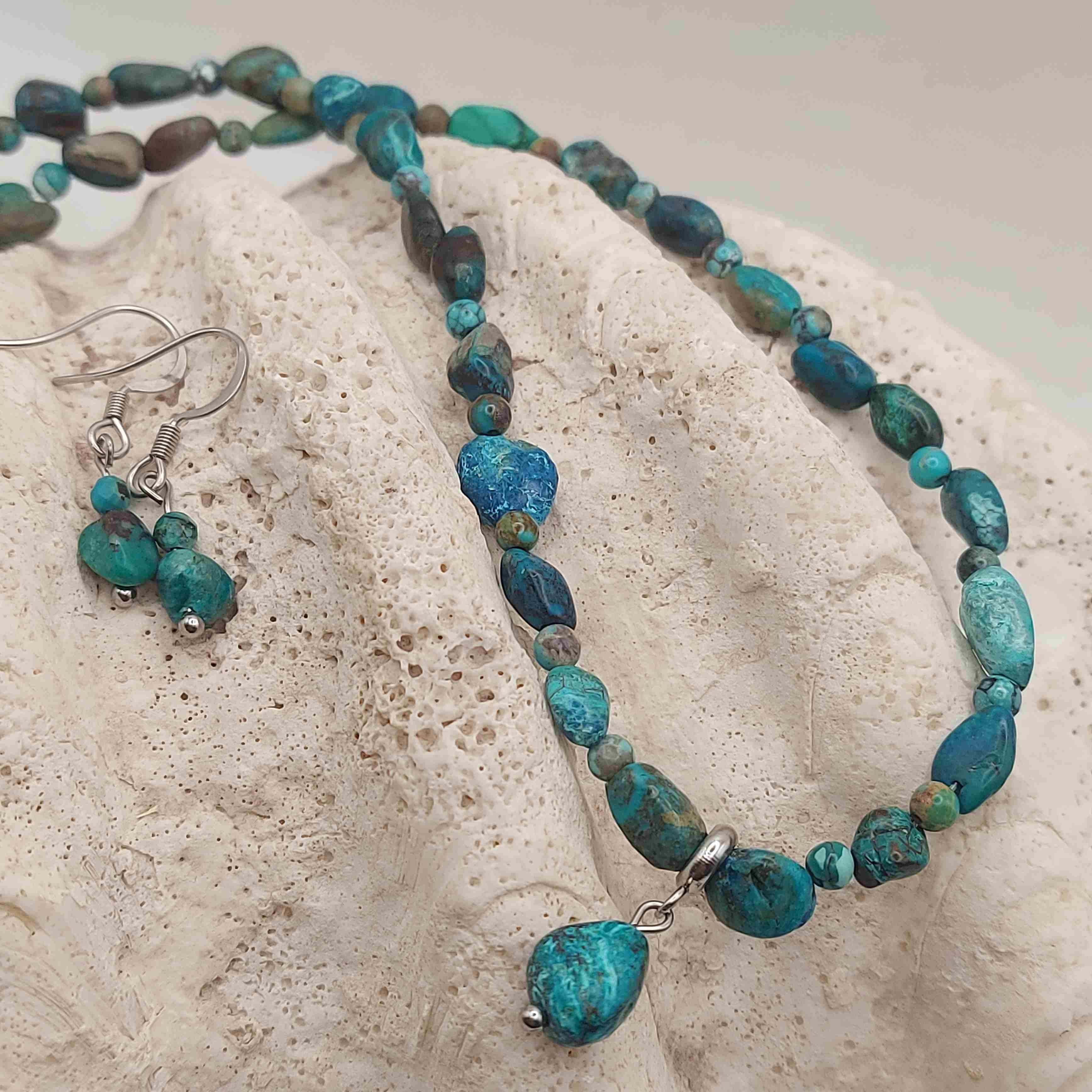 Krizokolla és türkiz női ásvány nyaklánc és fülbevaló szett