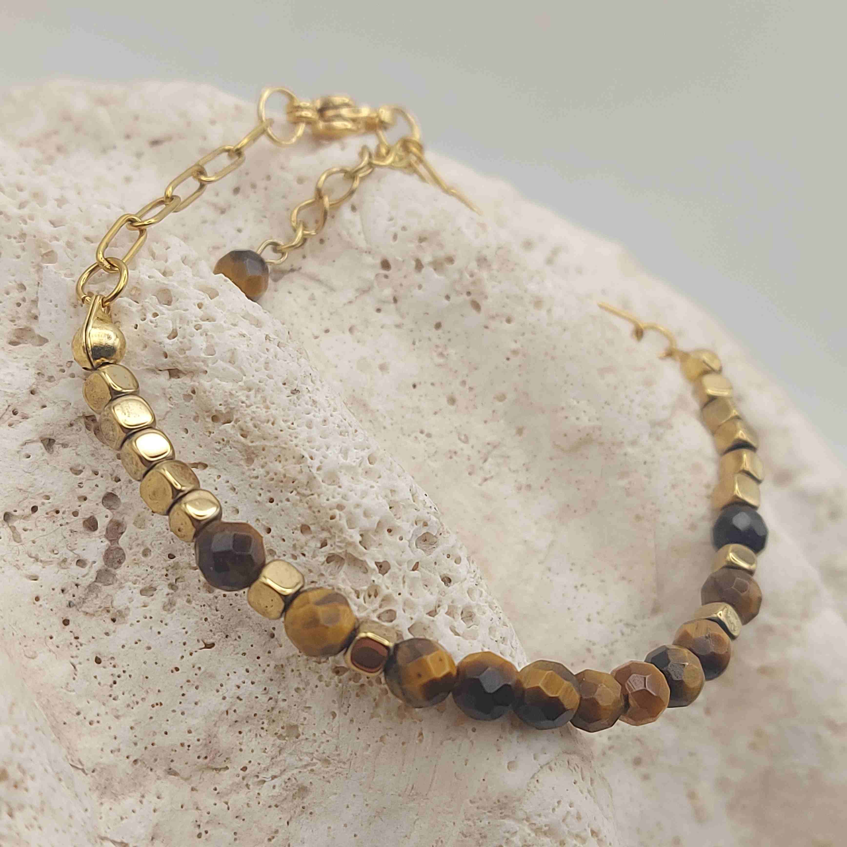 Tigrisszem és hematit női ásvány karkötő galéria kép