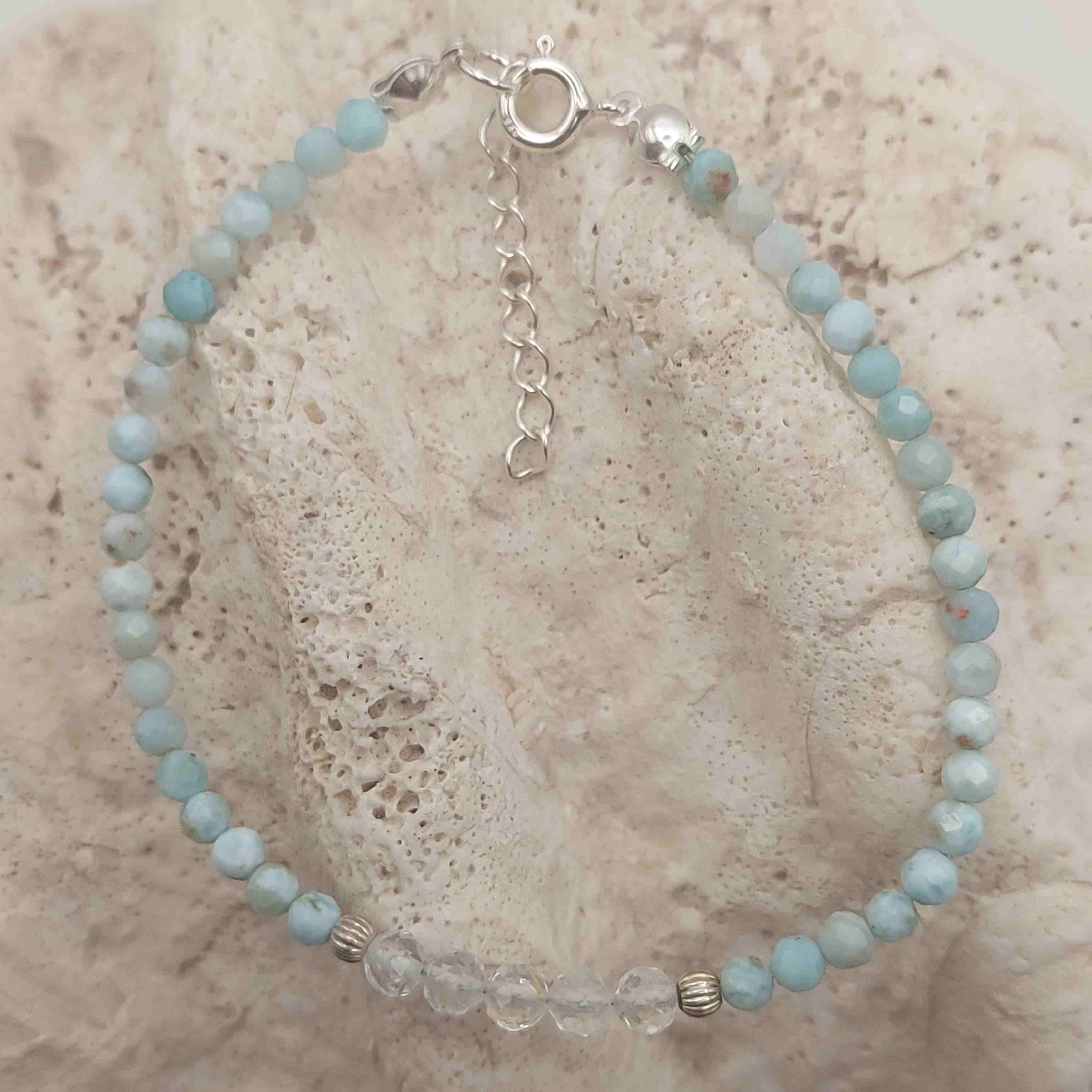 Larimár ásvány karkötő fehér topázzal galéria kép