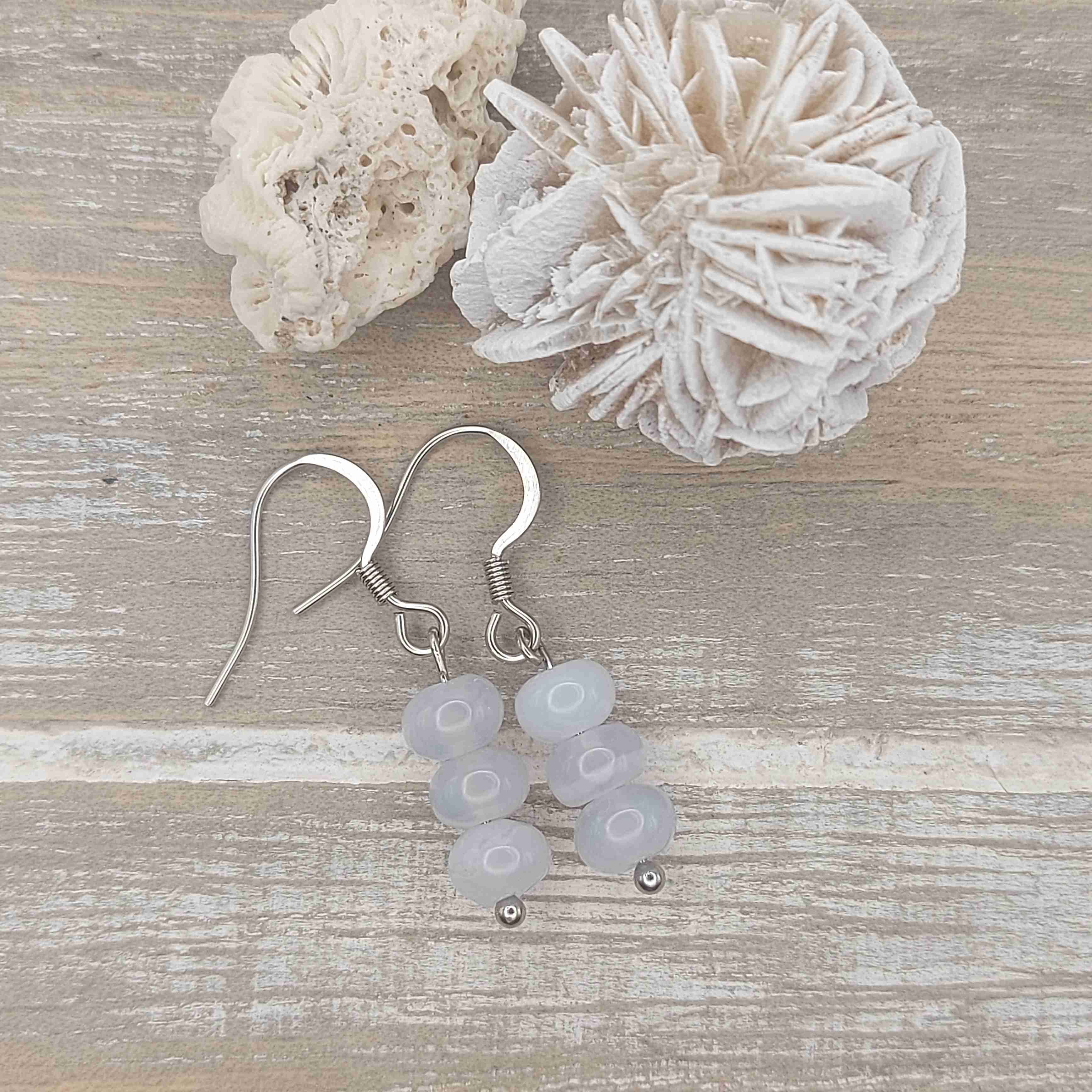 Kék kalcedon ásvány fülbevaló galéria kép